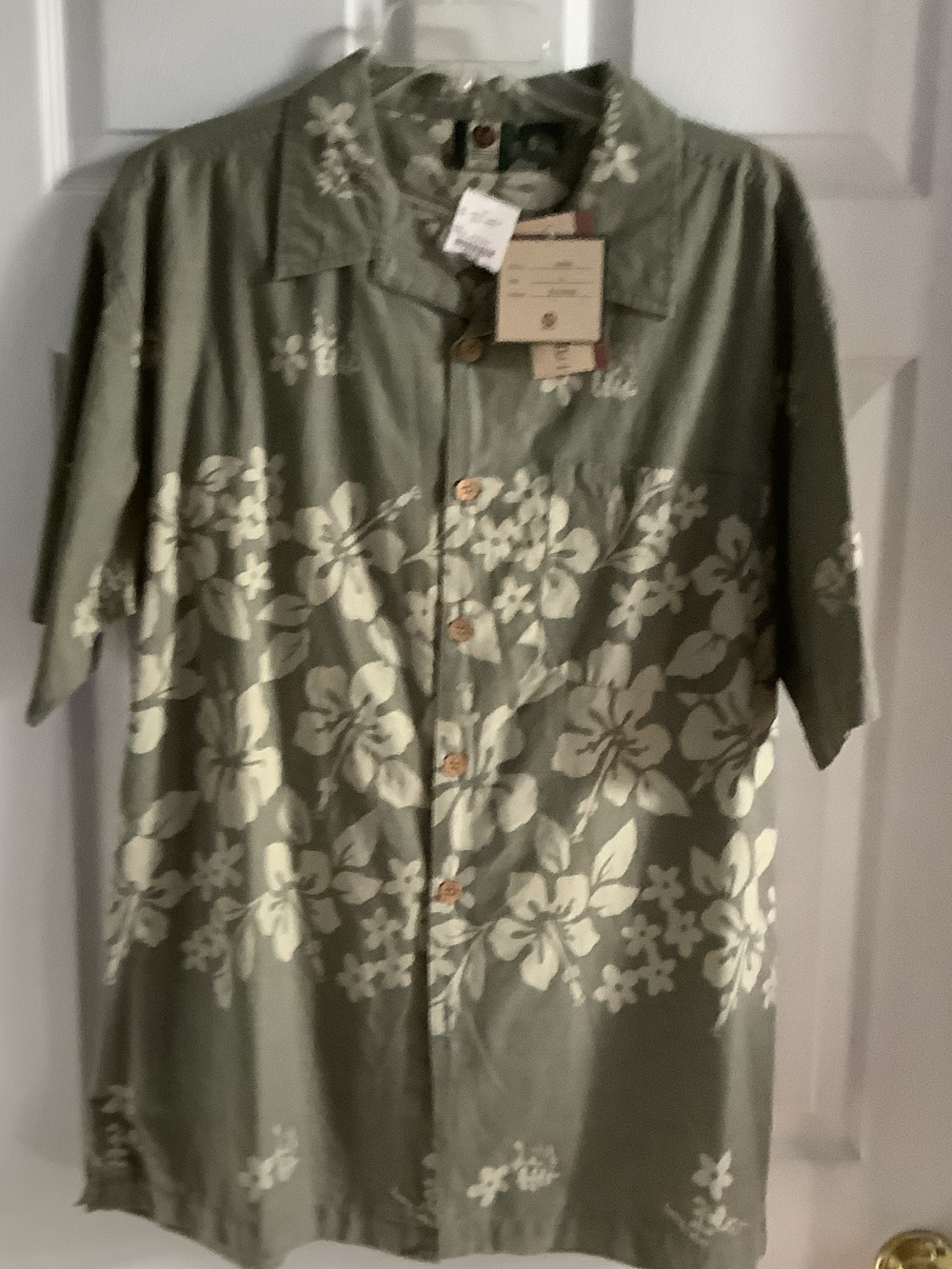 Metro Olive and Cream Floral Short Sleeve Shirt, new,‎ large